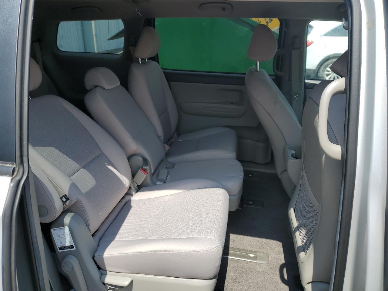 KNDMB5C18J6381284 2018 Kia Sedona Lx