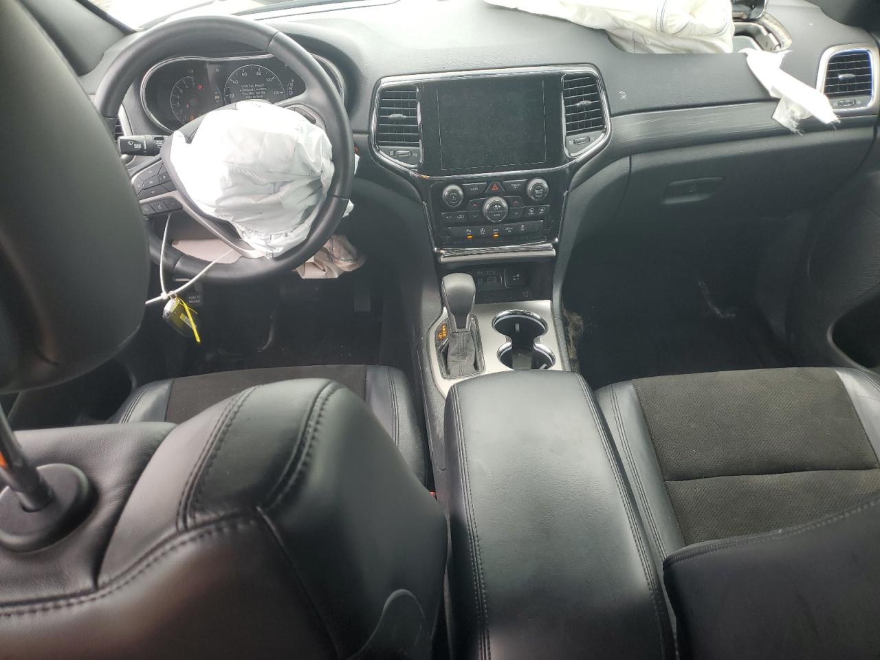 1C4RJFAG6KC591827 2019 Jeep Grand Cherokee Laredo