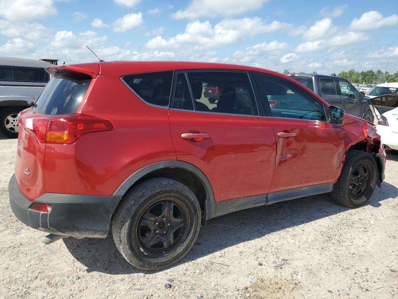 2T3BFREV7FW304253 2015 Toyota Rav4 Le