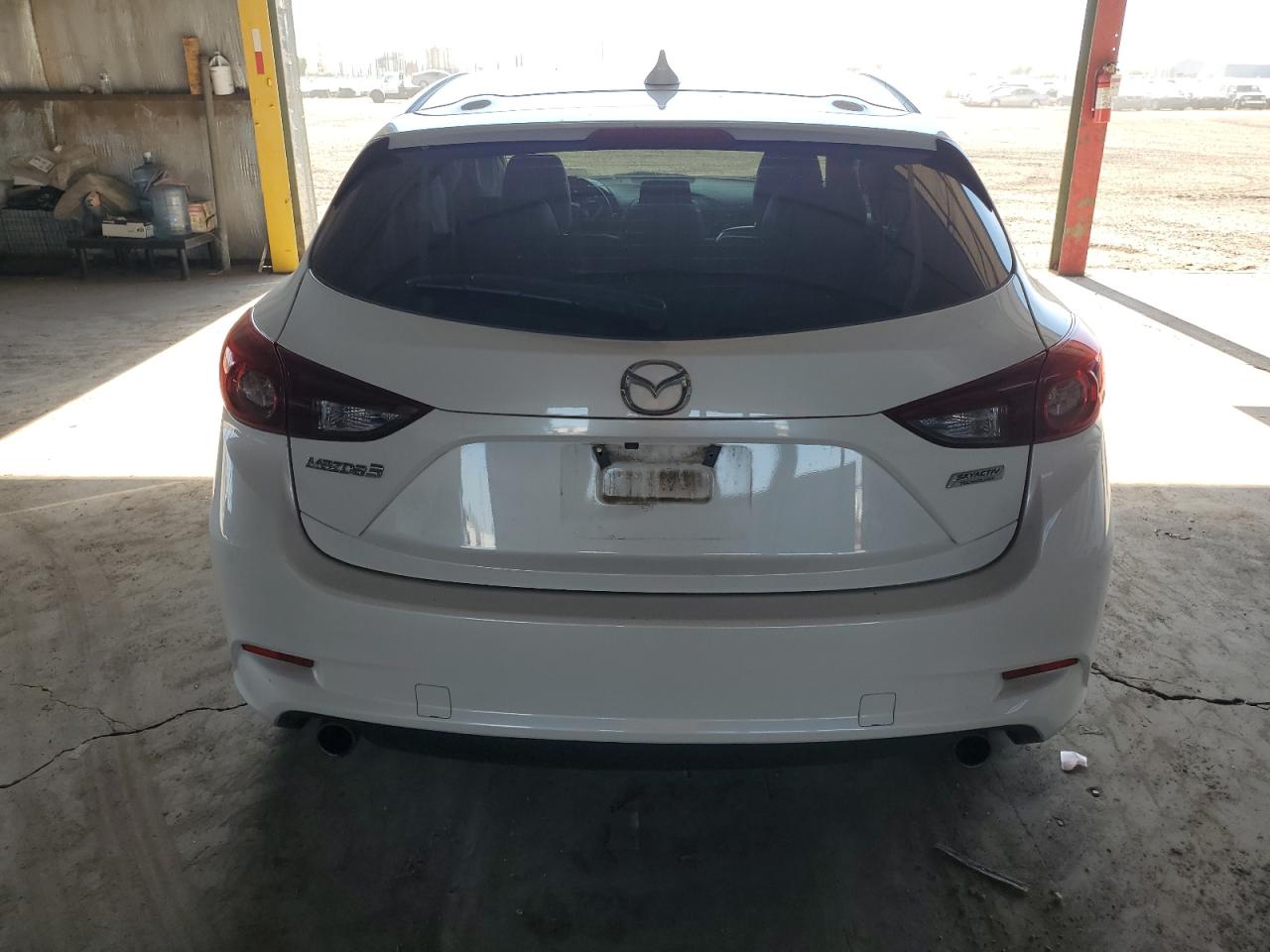 3MZBN1M34JM165081 2018 Mazda 3 Grand Touring