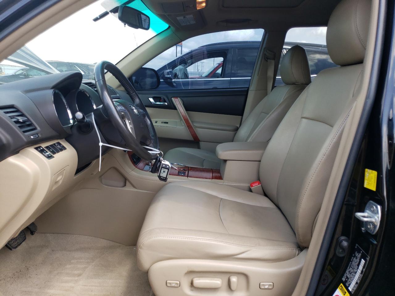 5TDDK3EH8AS031796 2010 Toyota Highlander Limited