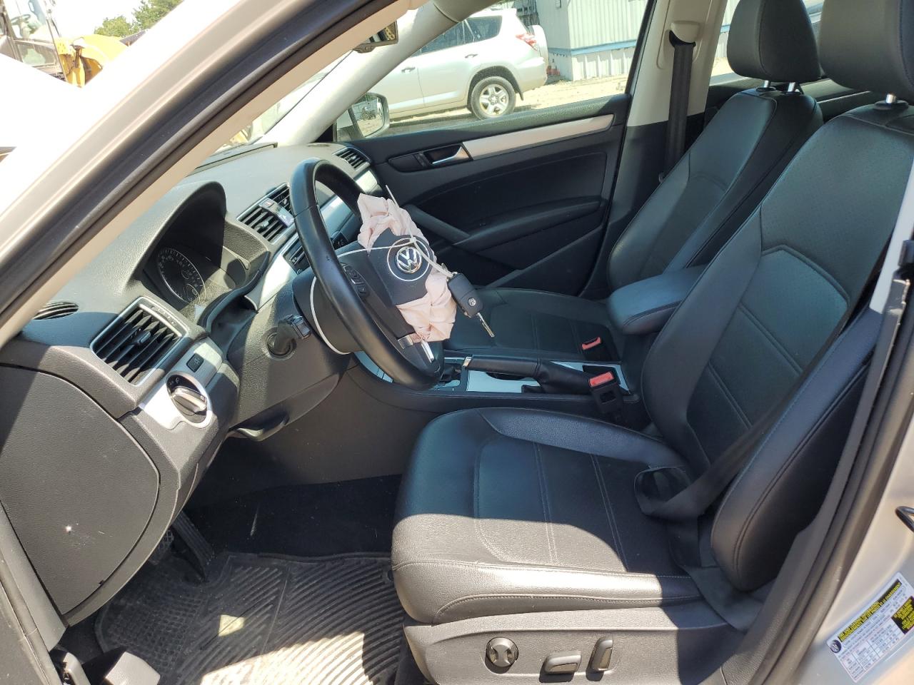 1VWBP7A32DC062670 2013 Volkswagen Passat Se