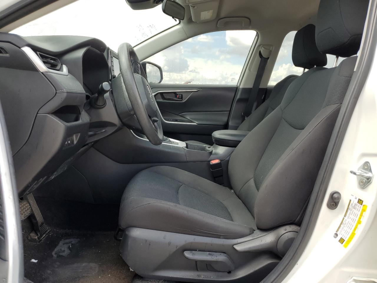 2T3H1RFV6MC126812 2021 Toyota Rav4 Le