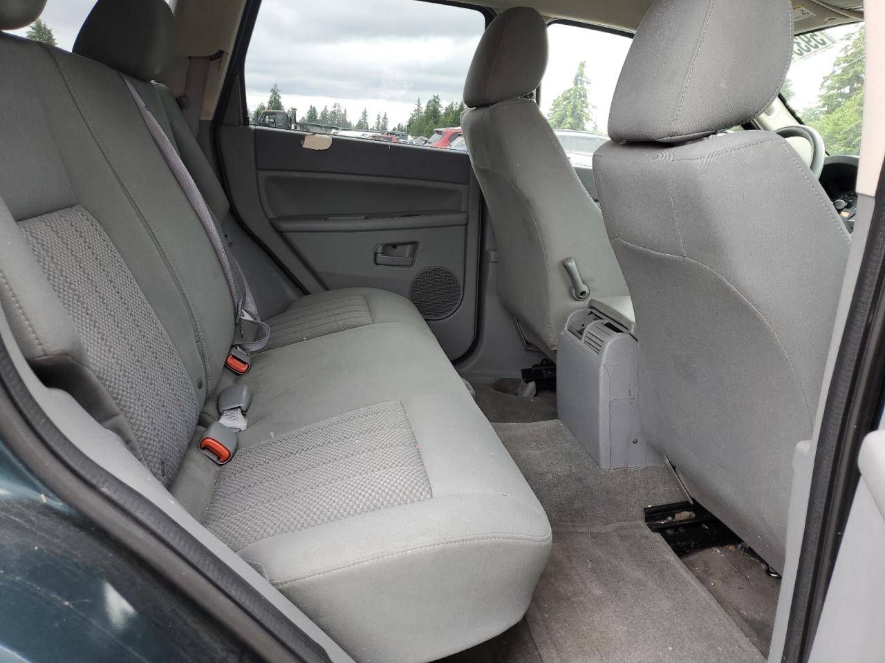 1J4GR48K05C678684 2005 Jeep Grand Cherokee Laredo