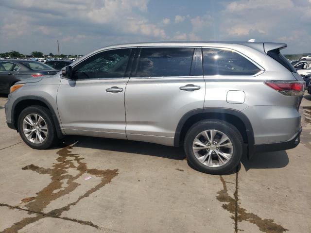 VIN 5TDZKRFH8FS056714 2015 Toyota Highlander, LE no.2