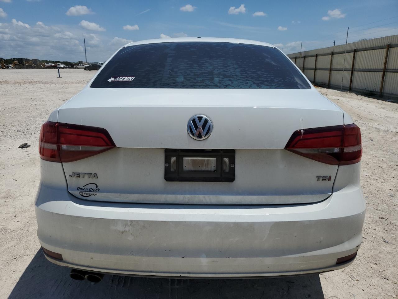 2018 Volkswagen Jetta S vin: 3VW2B7AJ0JM260641