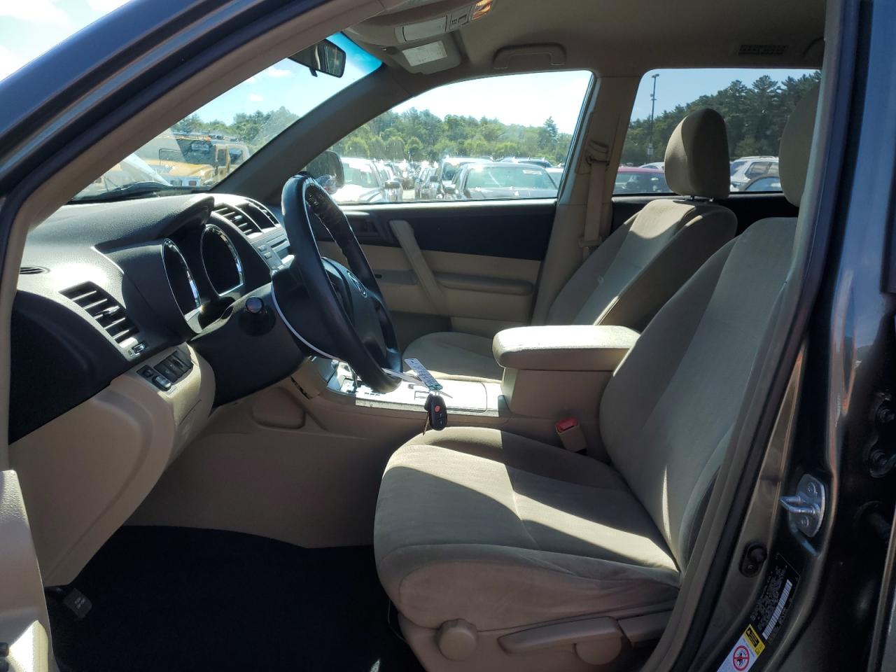 5TDBK3EH7CS169176 2012 Toyota Highlander Base