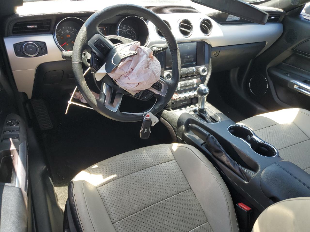 1FATP8UH5F5402833 2015 Ford Mustang