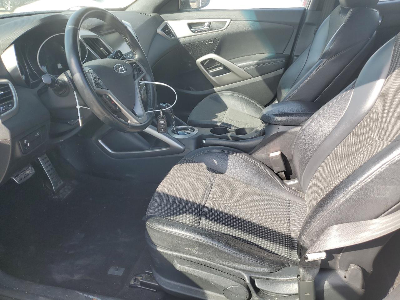 KMHTC6AD3GU283310 2016 Hyundai Veloster