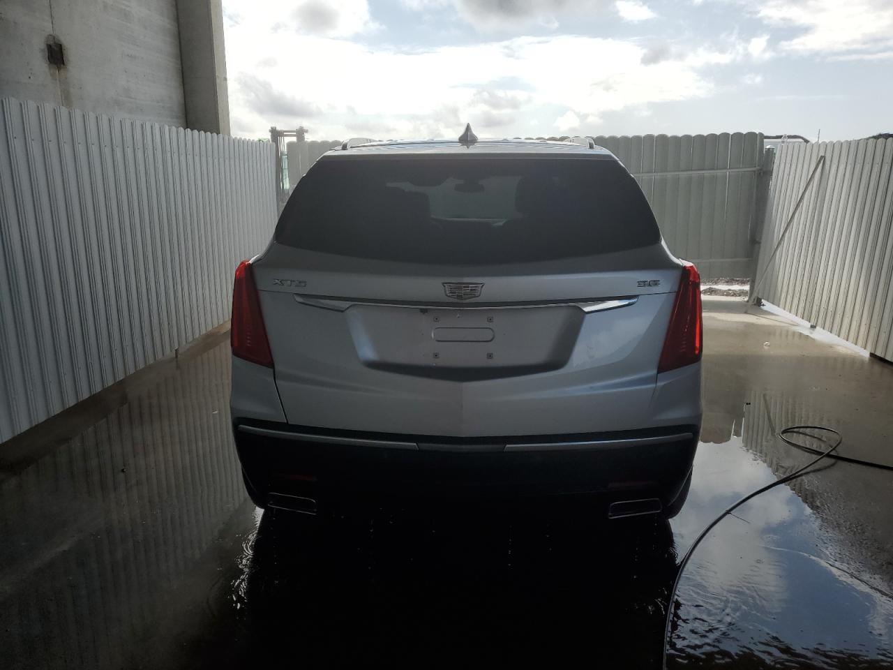 2018 Cadillac Xt5 Premium Luxury vin: 1GYKNERS0JZ131268