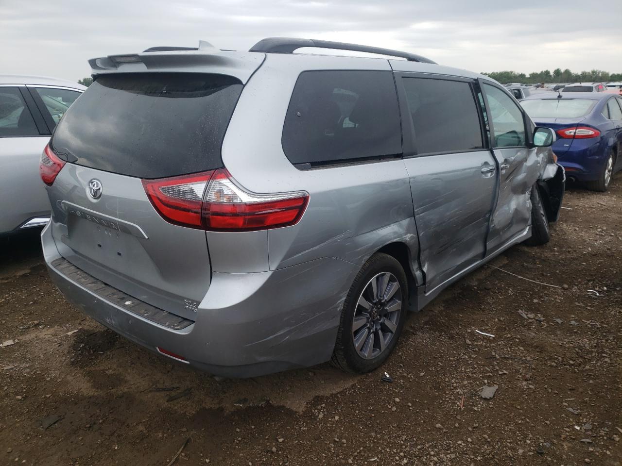 5TDDZ3DC3LS242800 2020 Toyota Sienna Xle