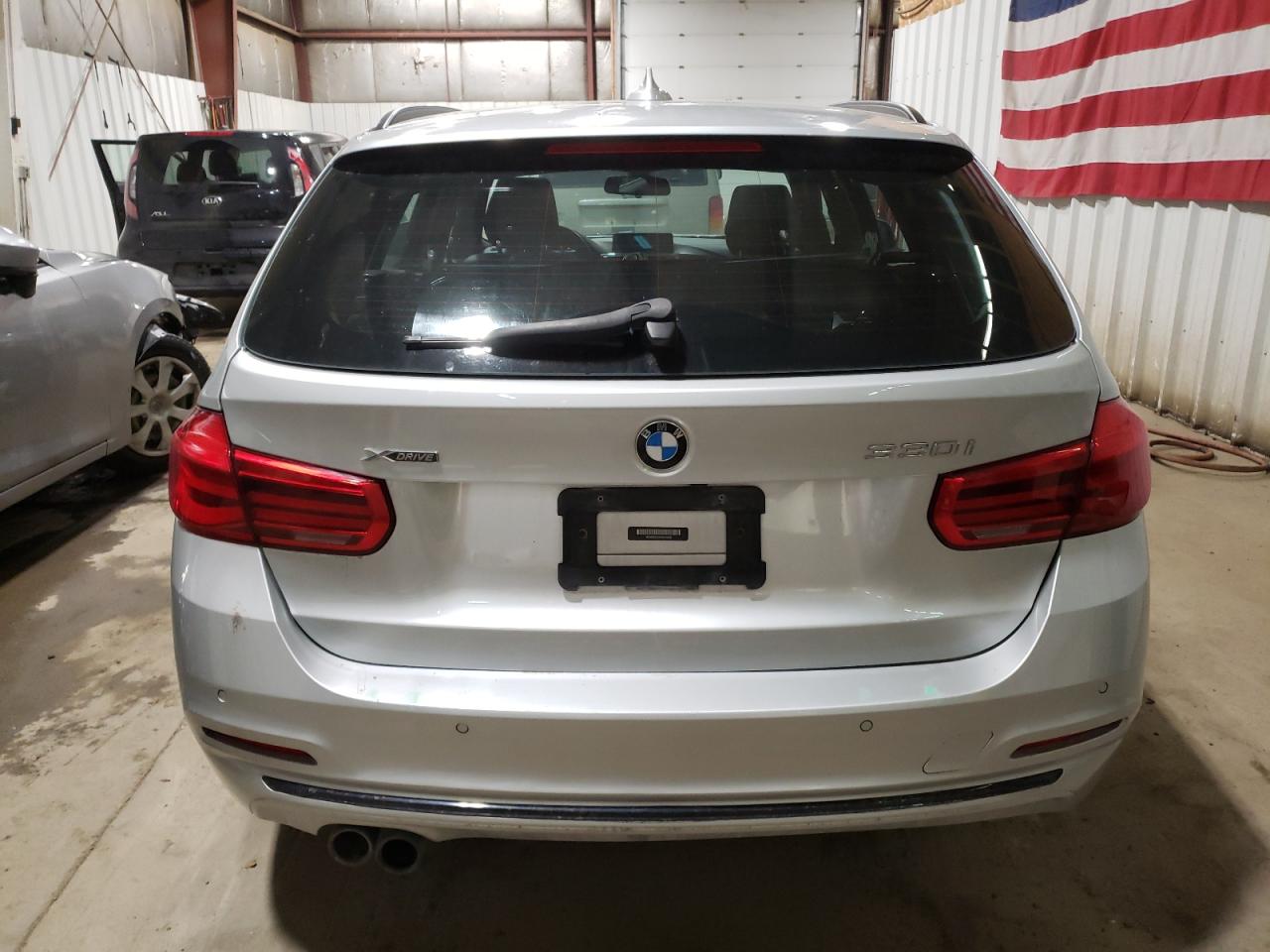 WBA8K3C55HK679430 2017 BMW 330 Xi