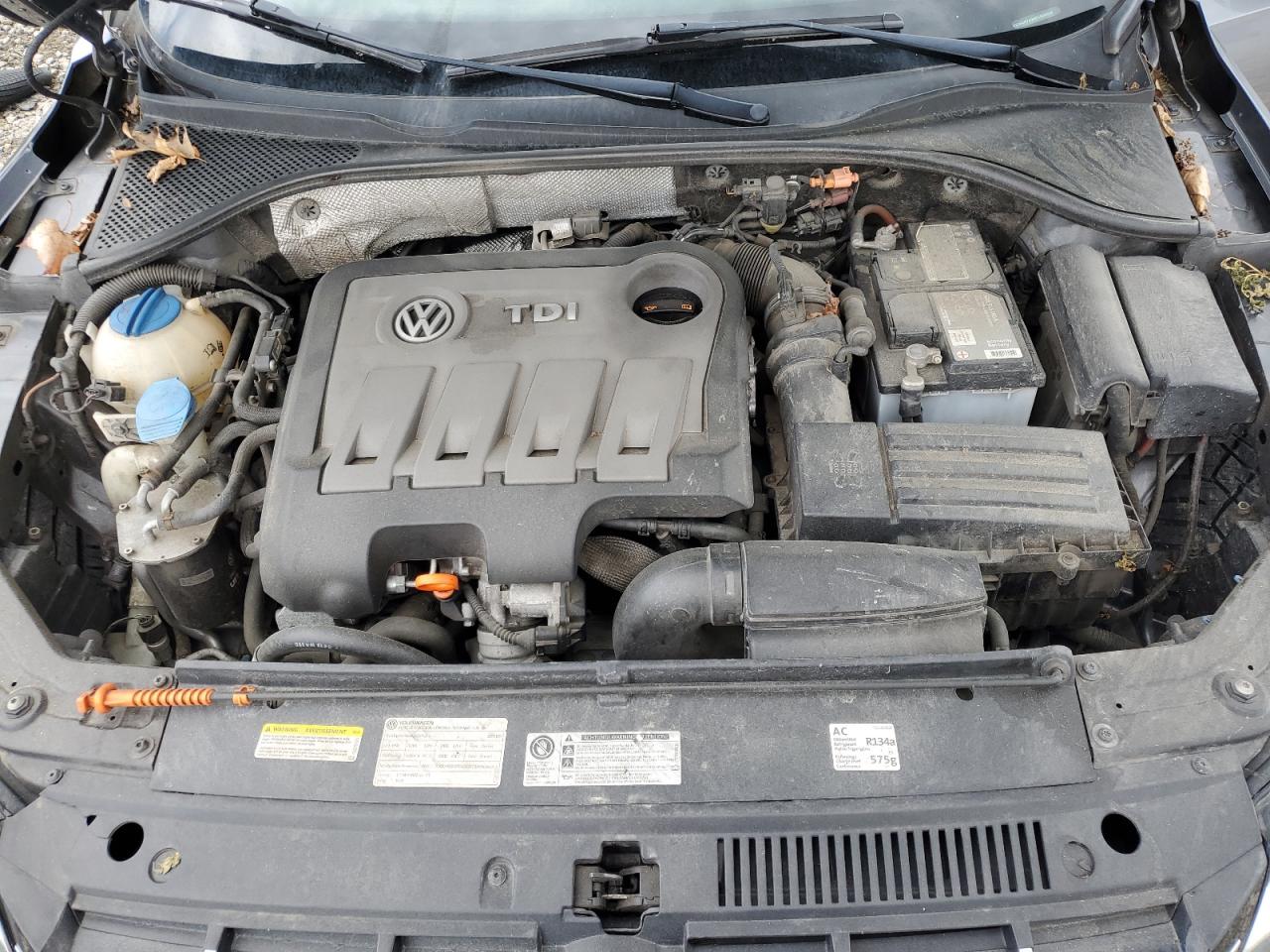 1VWCN7A36DC005334 2013 Volkswagen Passat Sel