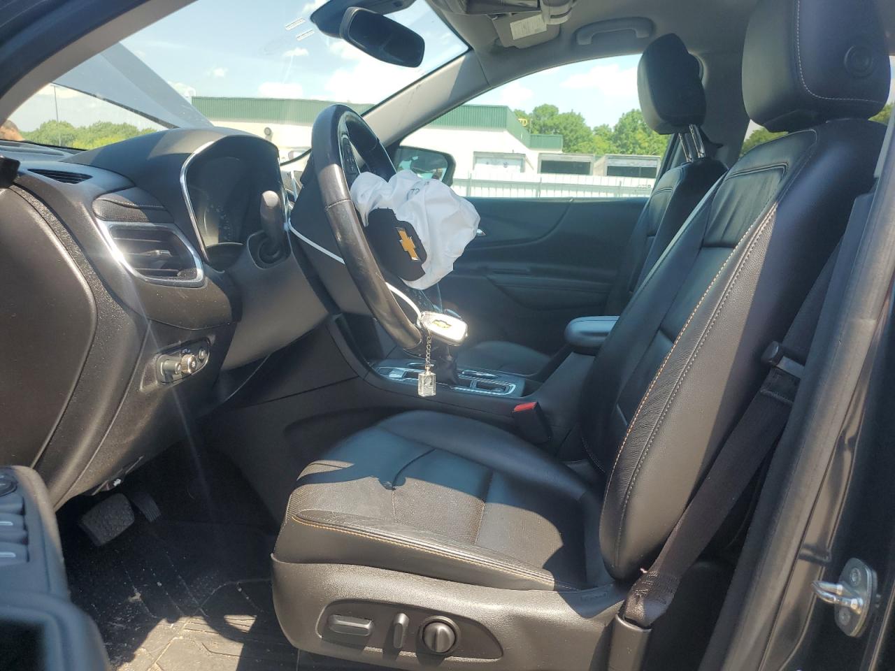 2GNAXVEV8J6300189 2018 Chevrolet Equinox Premier