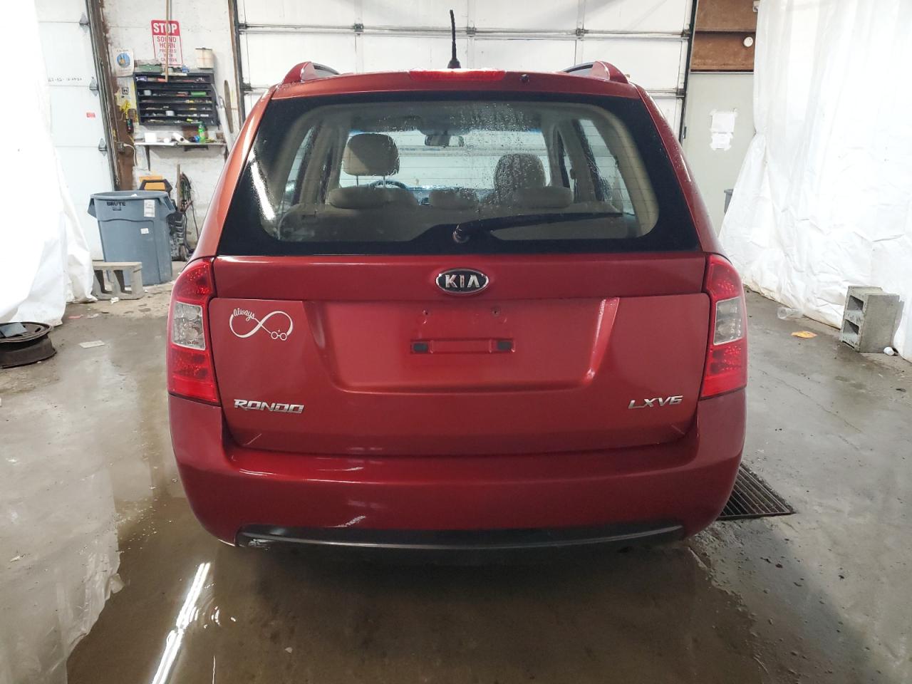 KNAFG526677112191 2007 Kia Rondo Lx