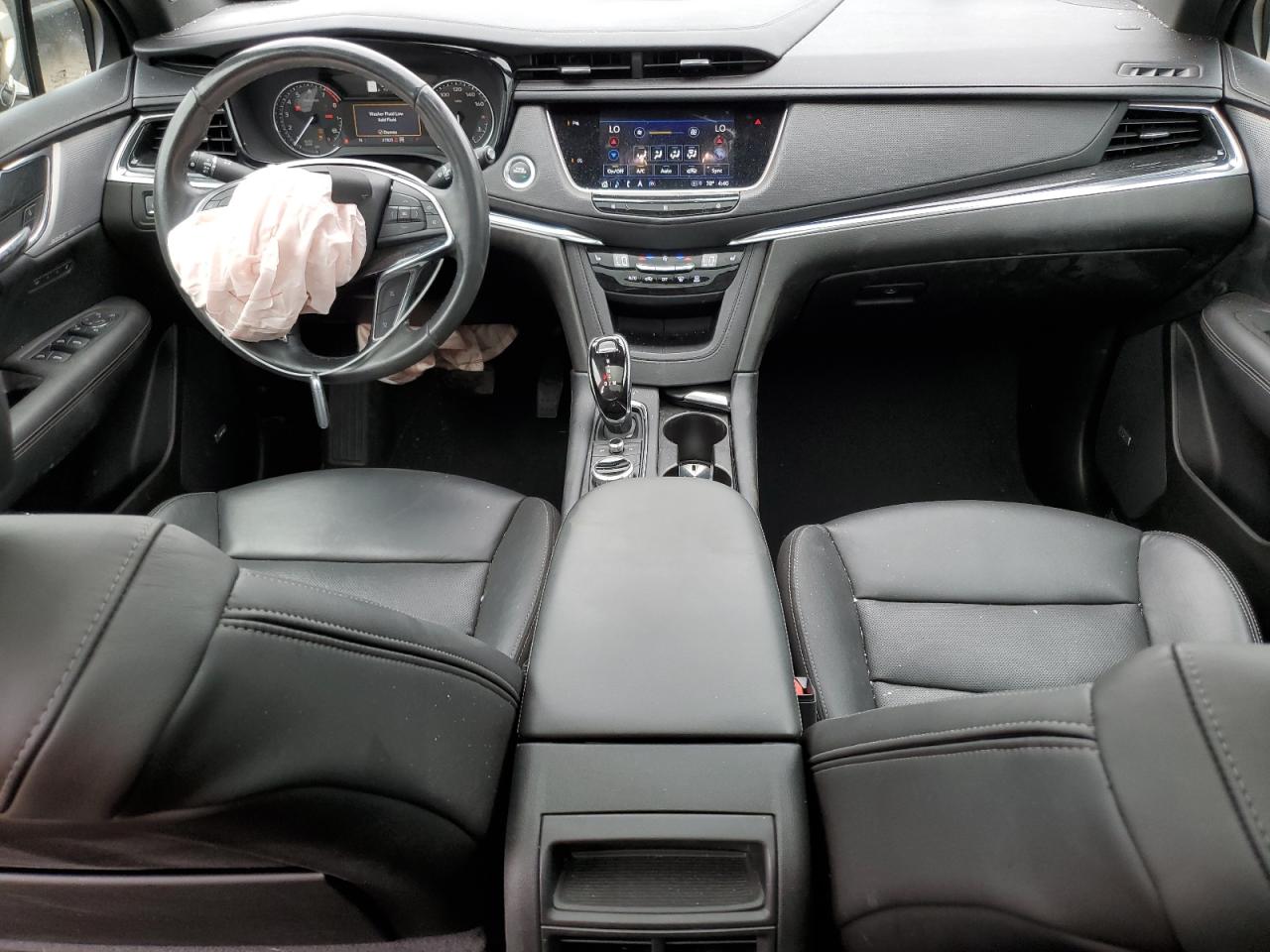1GYKNDRSXMZ177303 2021 Cadillac Xt5 Premium Luxury
