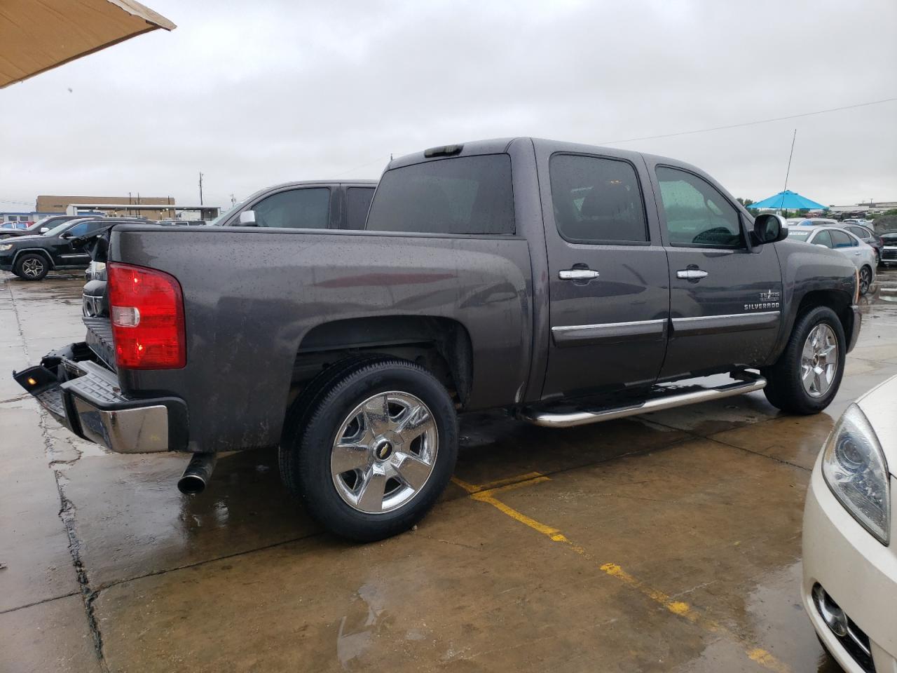 3GCPCSE07BG103702 2011 Chevrolet Silverado C1500 Lt