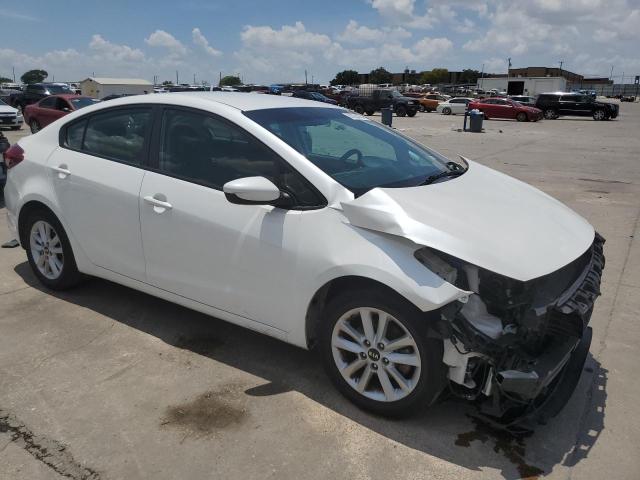 VIN 3KPFL4A73JE256209 2018 KIA Forte, LX no.4