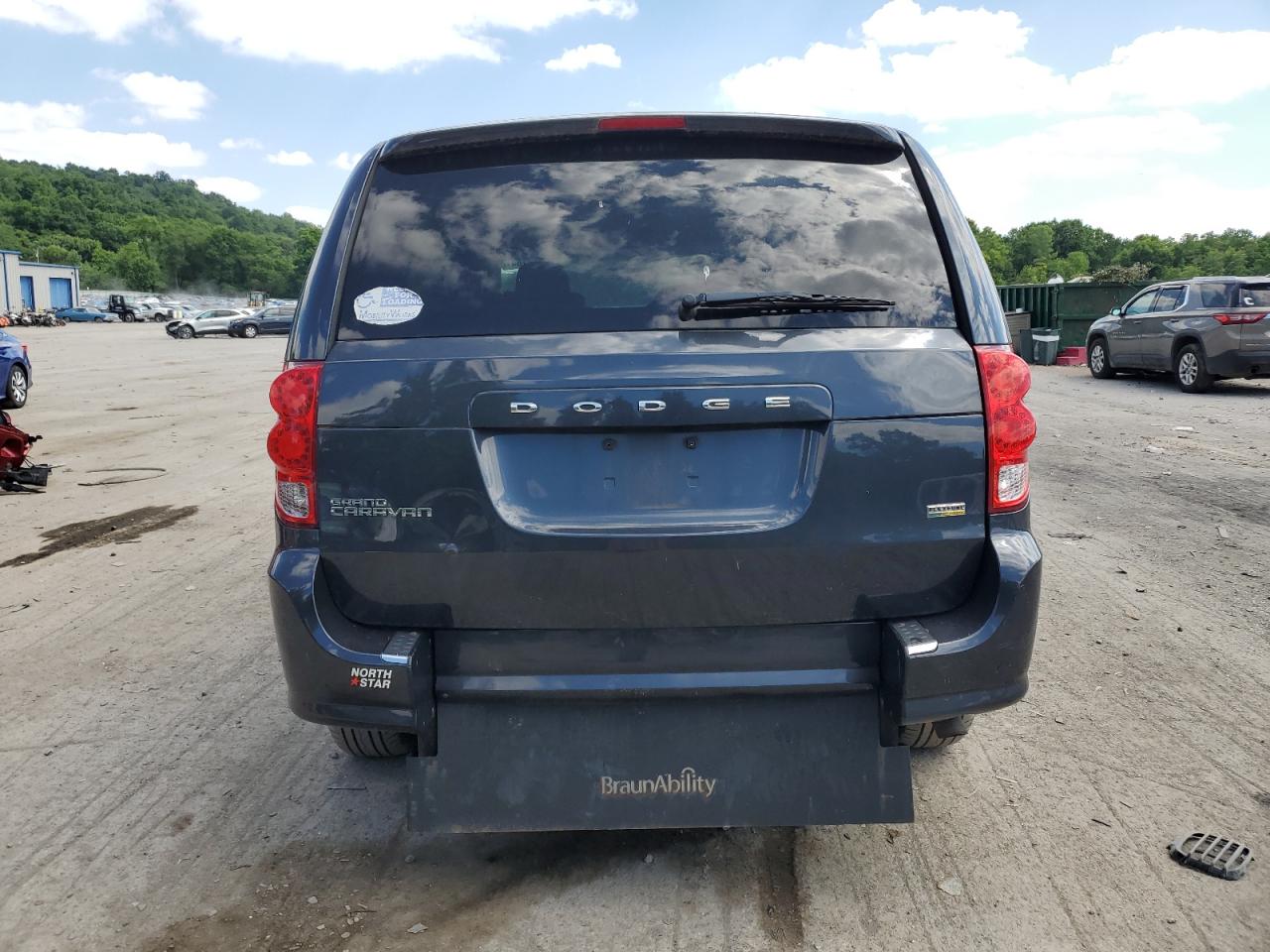 2C4RDGCG7DR590867 2013 Dodge Grand Caravan Sxt