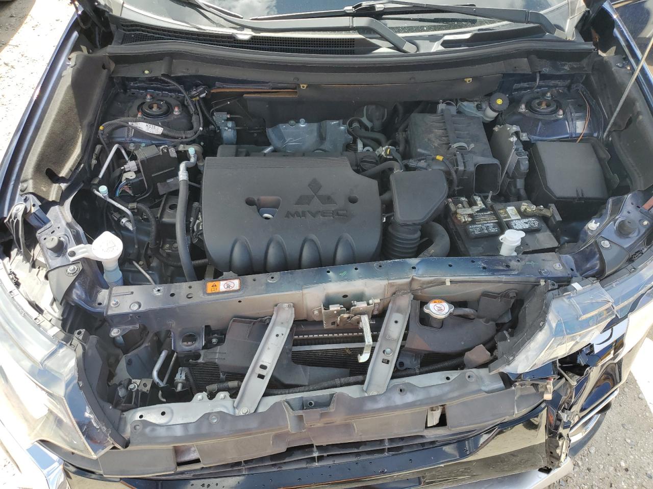 JA4AD3A30HZ038803 2017 Mitsubishi Outlander Se