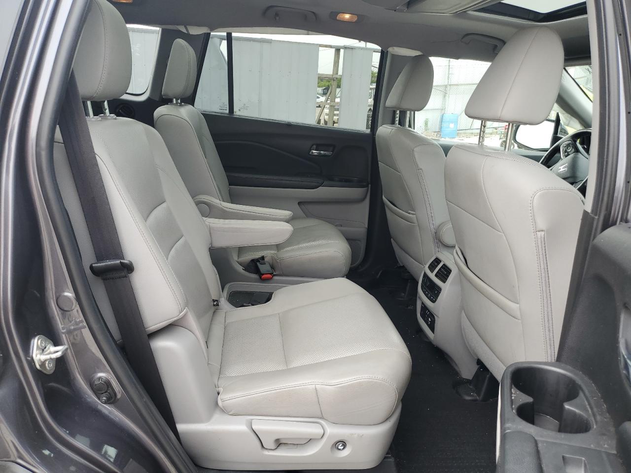 5FNYF6H08KB045619 2019 Honda Pilot Elite