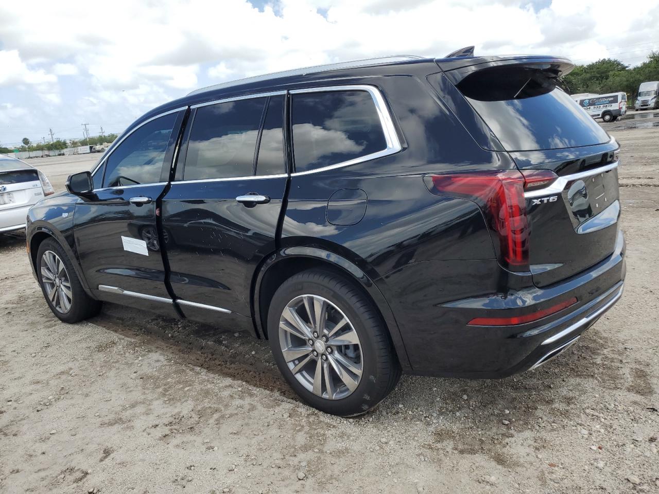 2022 Cadillac Xt6 Premium Luxury vin: 1GYKPCRS0NZ118346