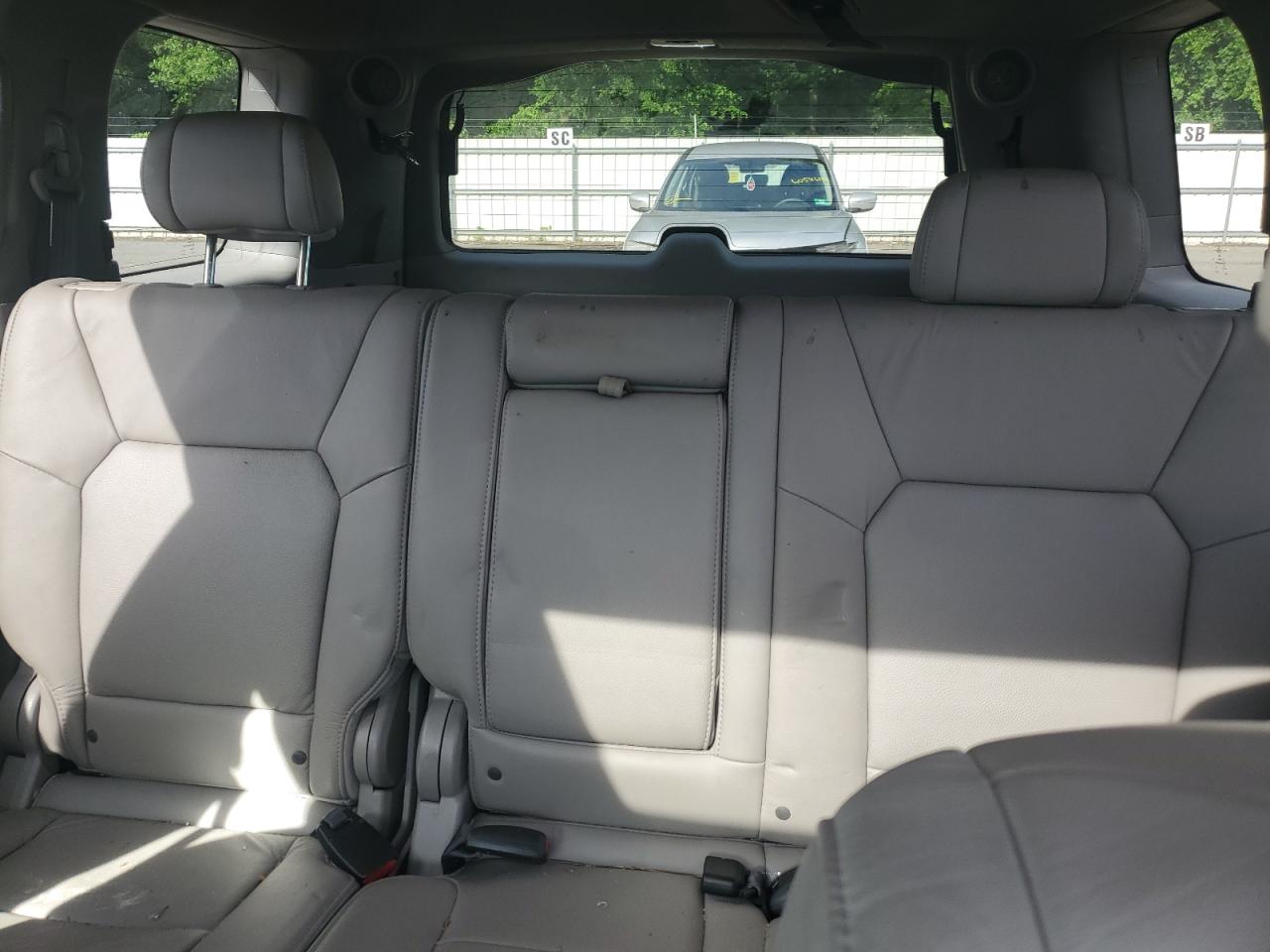 5FNYF4H83AB003898 2010 Honda Pilot Touring