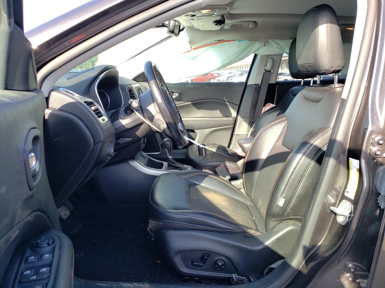 3C4NJCBB8KT844487 2019 Jeep Compass Latitude