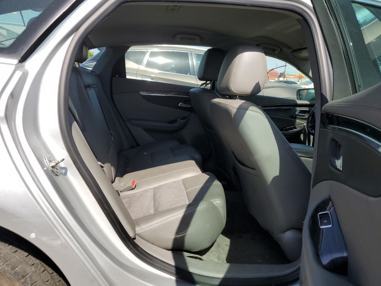 2G1105S39J9120436 2018 Chevrolet Impala Lt