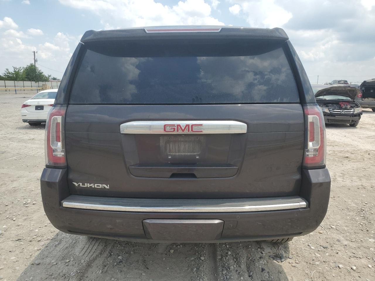 2018 GMC Yukon Denali vin: 1GKS1CKJ1JR127046