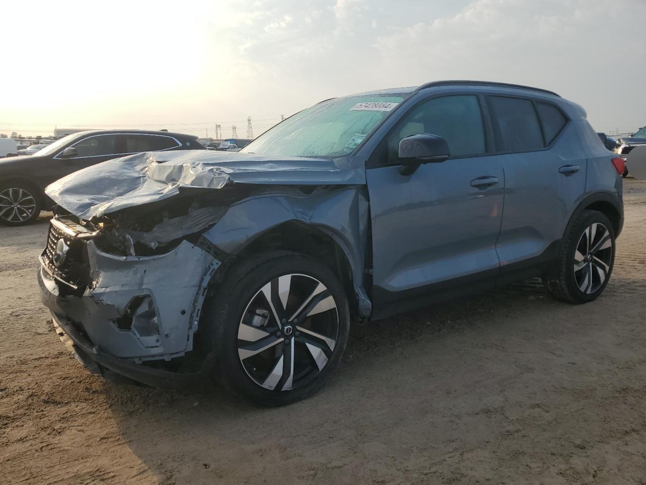 Volvo XC40 2023 Plus Dark