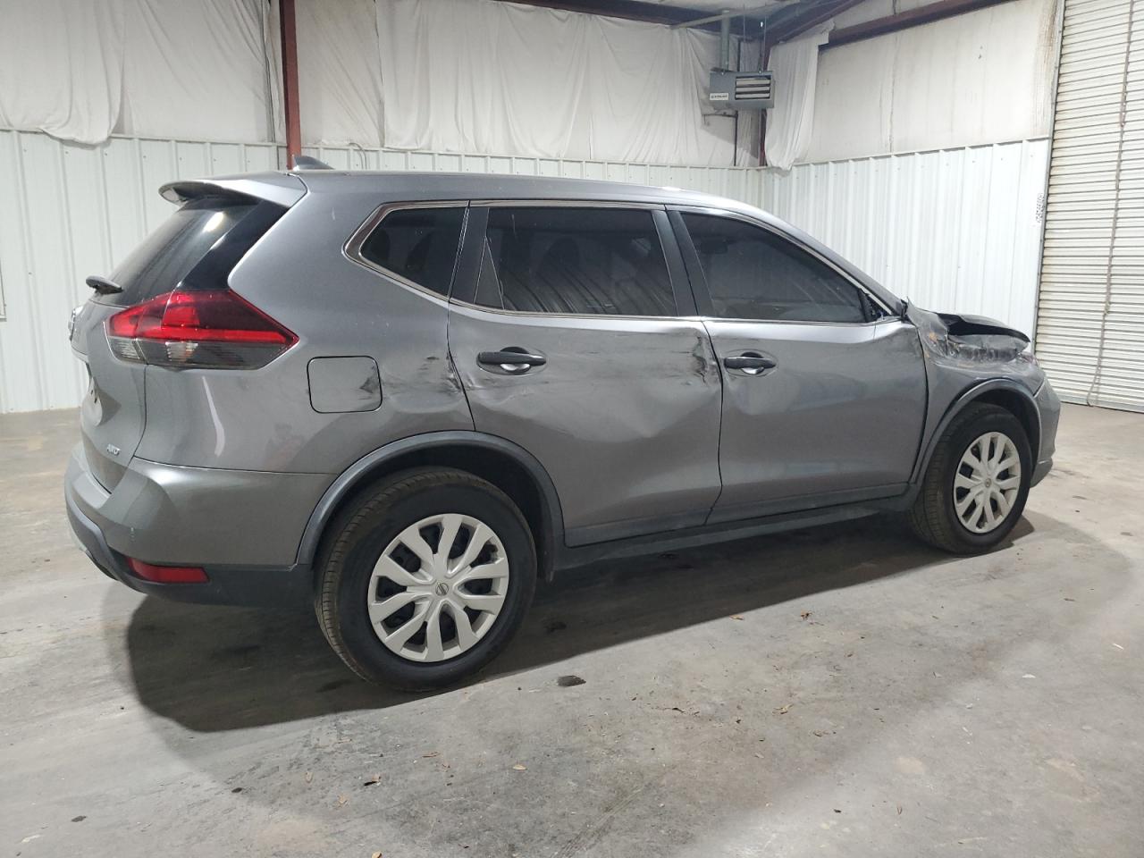 2018 Nissan Rogue S vin: KNMAT2MVXJP566334