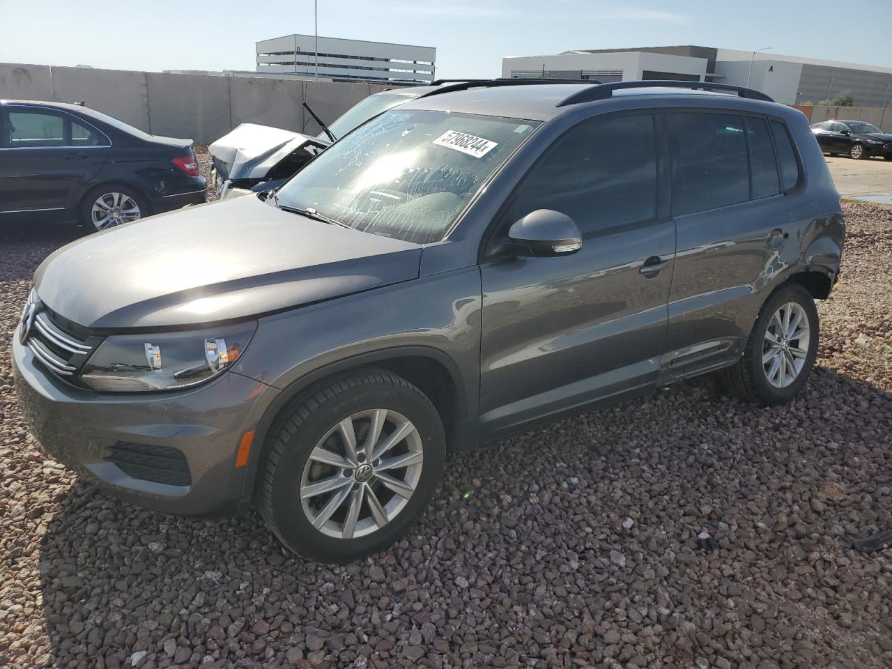 WVGAV7AX0JK002598 2018 Volkswagen Tiguan Limited