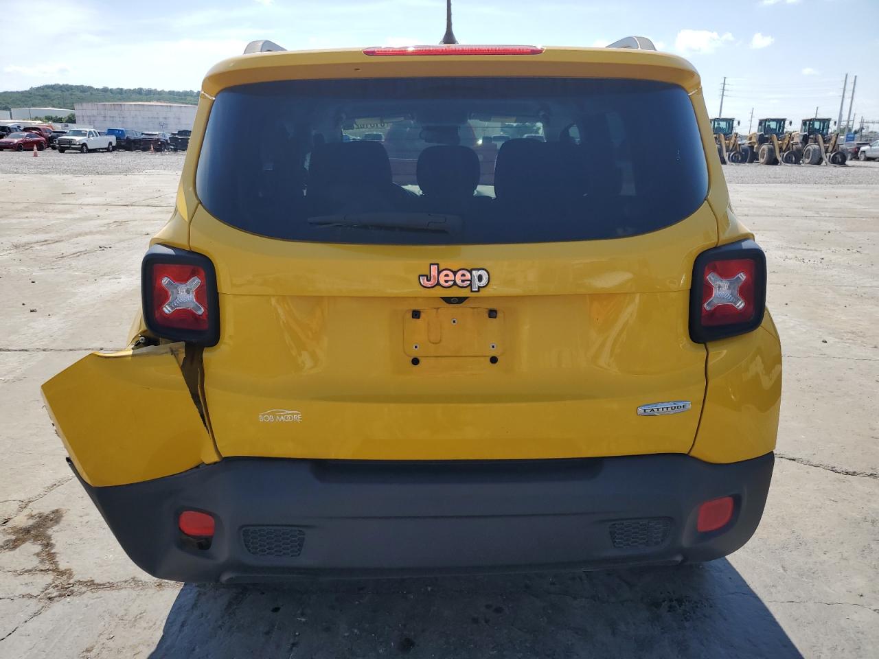 2015 Jeep Renegade Latitude vin: ZACCJABT1FPC21536