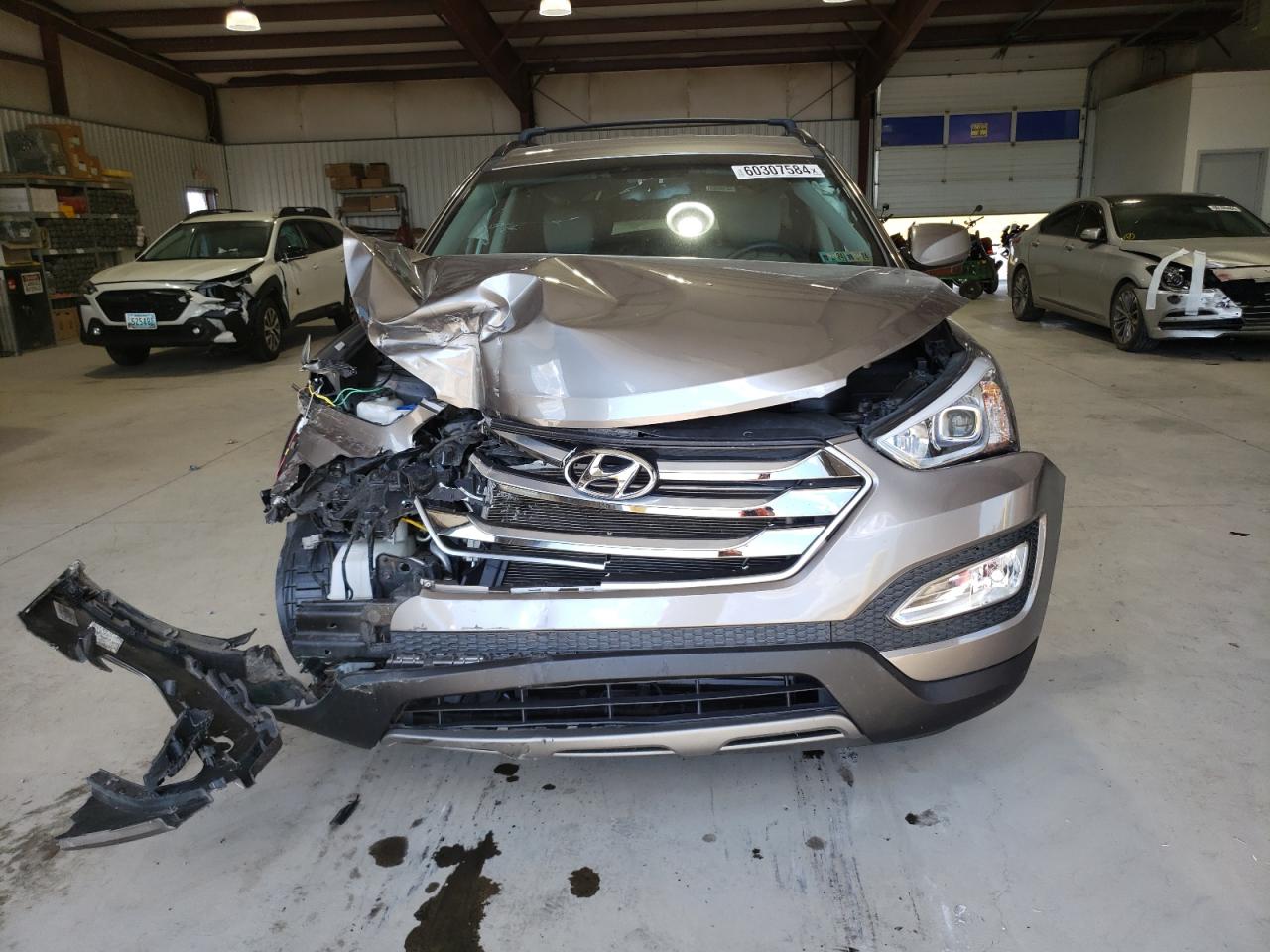 2016 Hyundai Santa Fe Sport vin: 5XYZUDLB5GG332181