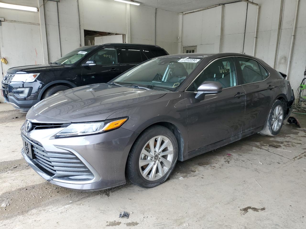 2022 Toyota Camry Le vin: 4T1C11AK6NU644341