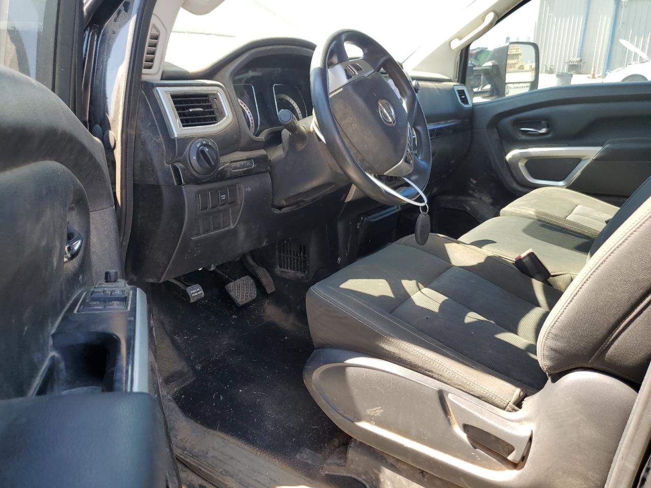 1N6BA1RP8HN522320 2017 Nissan Titan Xd S