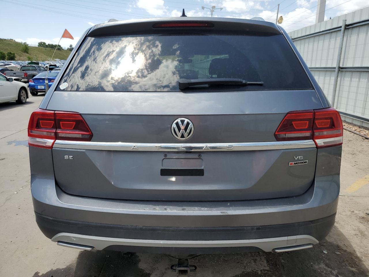 2019 Volkswagen Atlas Se vin: 1V2UR2CA0KC566344