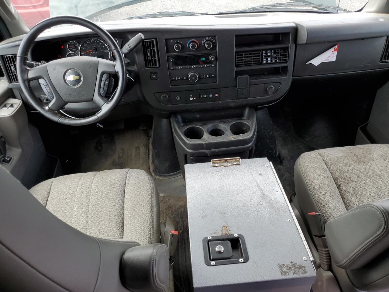 1GCWGAFP9M1182569 2021 Chevrolet Express G2500