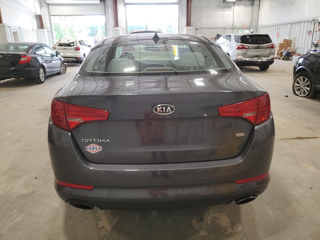 KNAGM4A76B5057456 2011 Kia Optima Lx