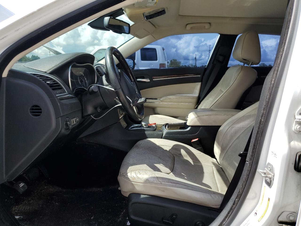 2C3CCAEG2FH755580 2015 Chrysler 300C