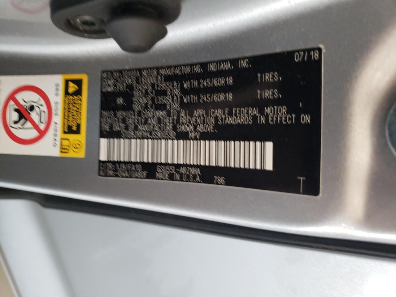 5TDBZRFH4JS900592 2018 Toyota Highlander Le