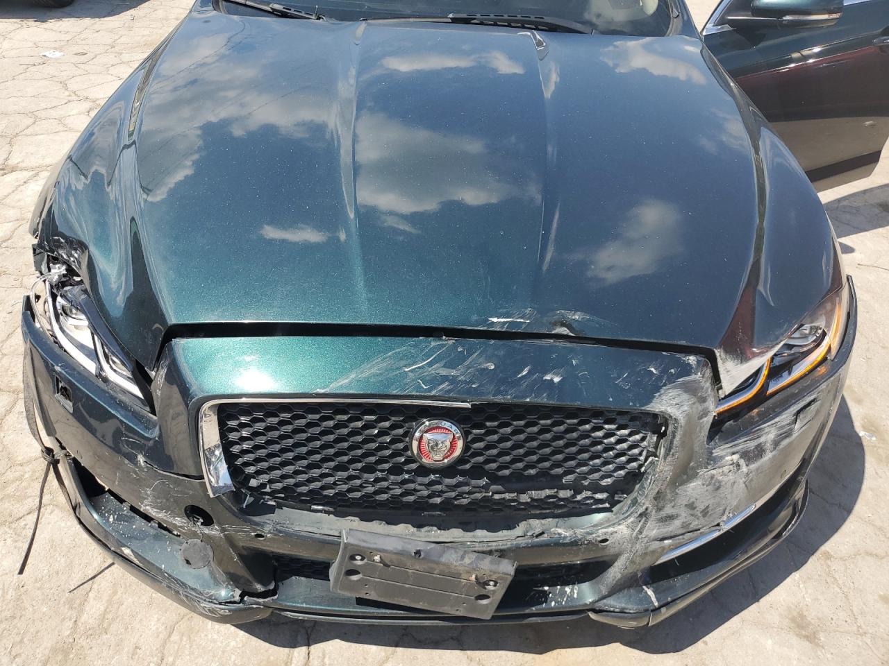 SAJWA1C77G8V93827 2016 Jaguar Xj