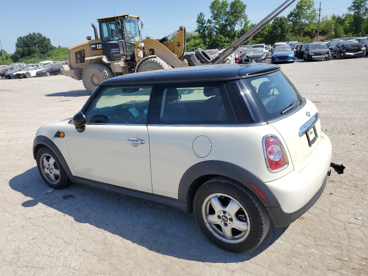 WMWSU3C57BT097945 2011 Mini Cooper