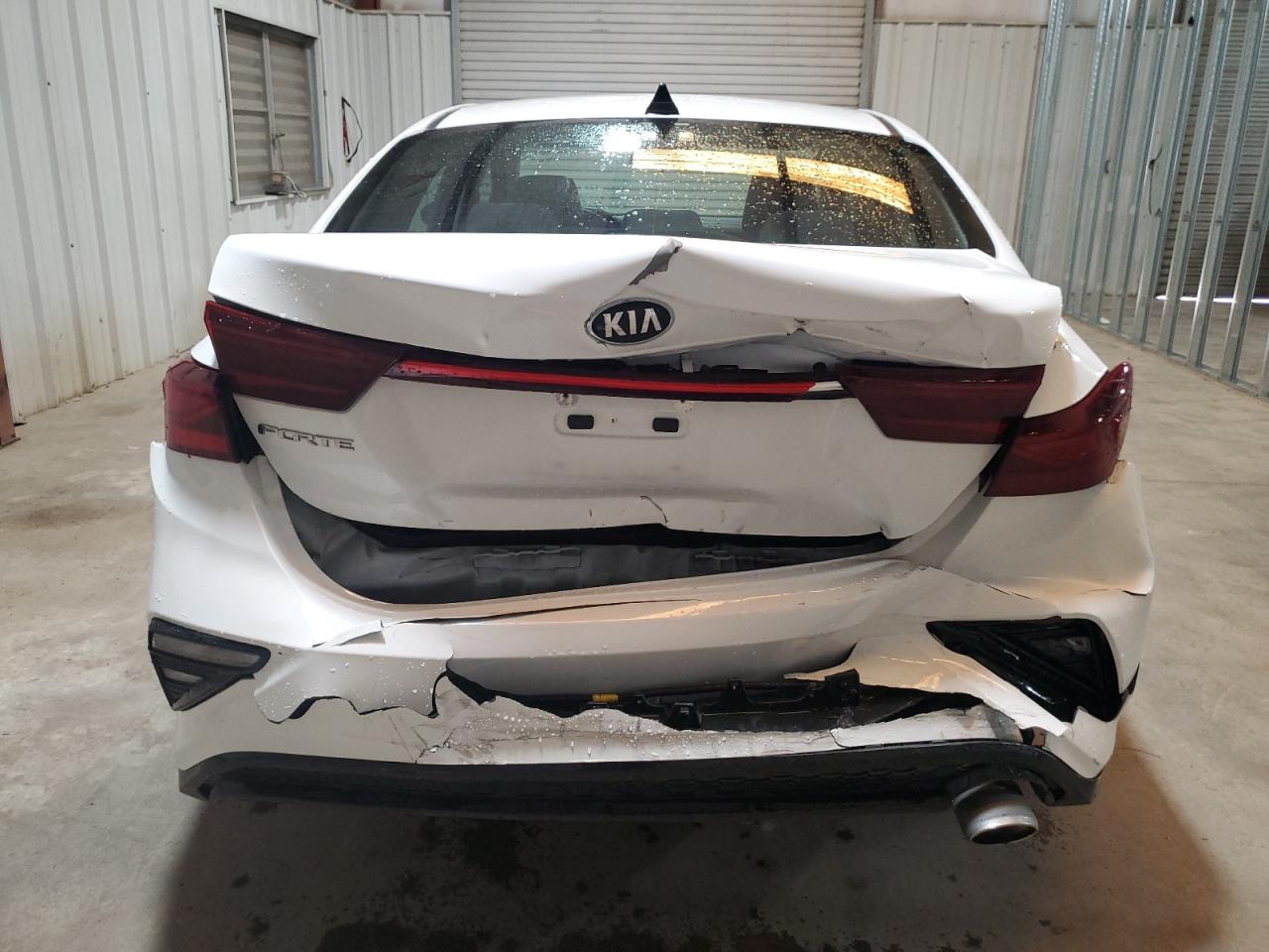 3KPF24AD4ME313417 2021 Kia Forte Fe