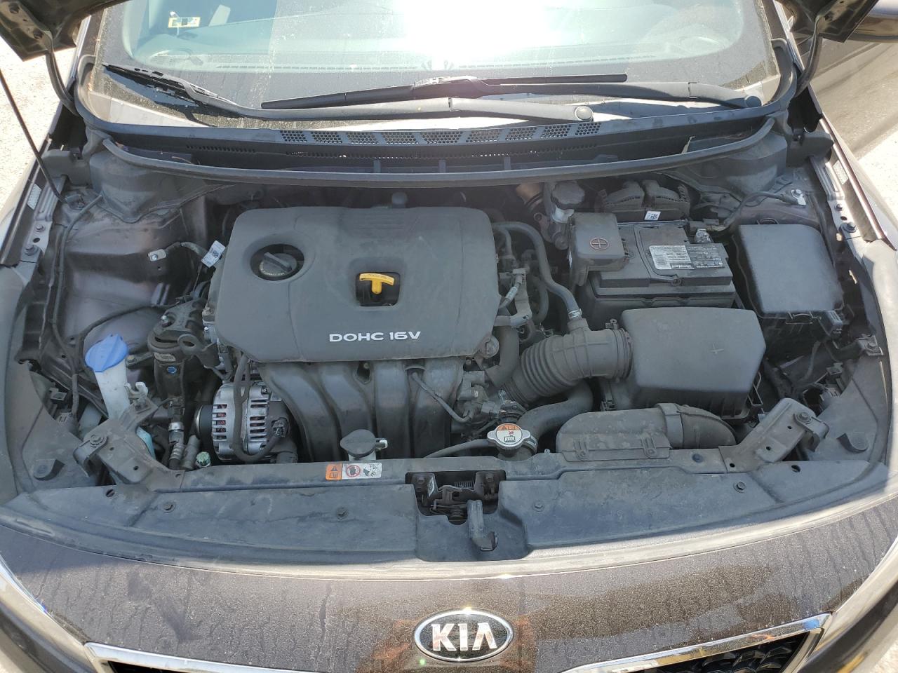 3KPFK4A72HE035696 2017 Kia Forte Lx