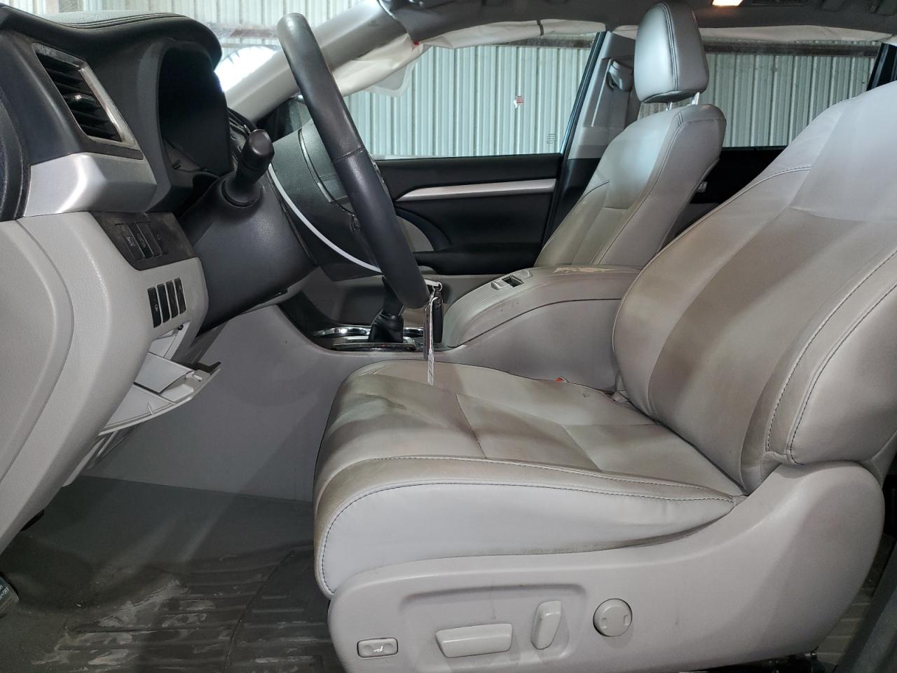 5TDJZRFH6HS471106 2017 Toyota Highlander Se