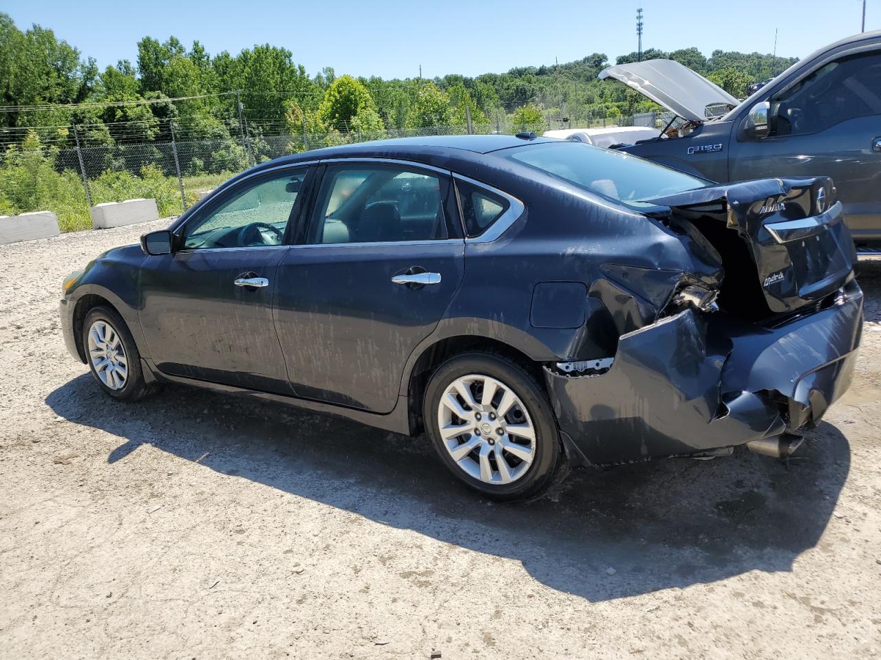 2015 Nissan Altima 2.5 vin: 1N4AL3AP5FN382357