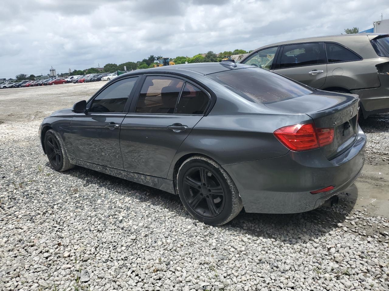 2014 BMW 328 Xi Sulev vin: WBA3B5G50ENS10188