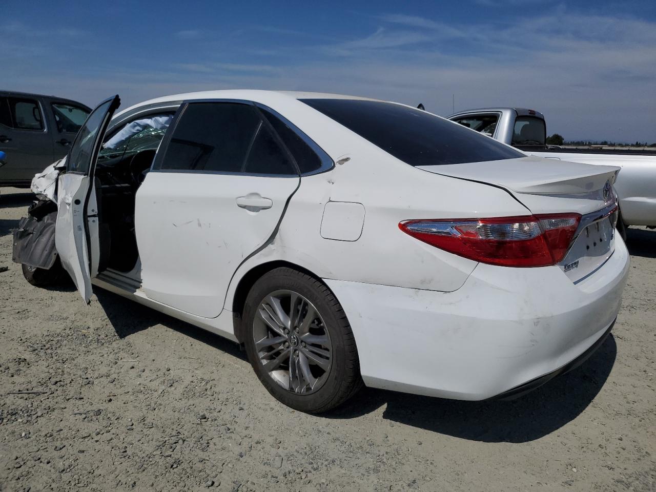 2016 Toyota Camry Le vin: 4T1BF1FKXGU579891